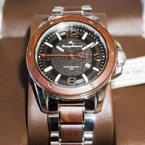 🆕NWT Tommy Bahama timeless men's watch RARE FIND!